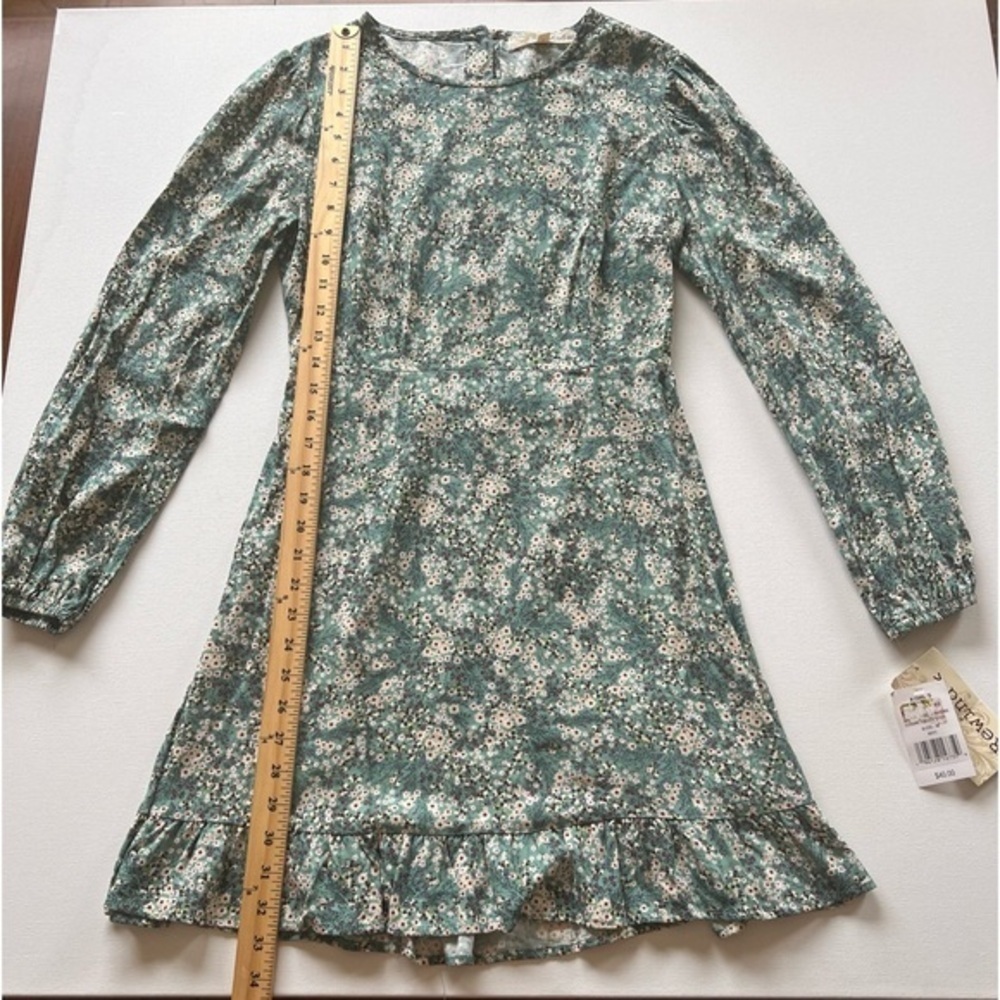 NWT Rewind Women's Dress Color Faded Sage Size Medium (A2)